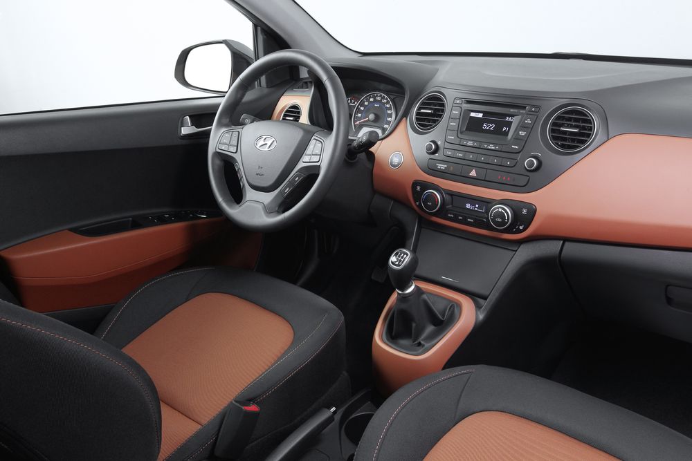 Hyundai i10 2014 (second generation) - interior, photo 1